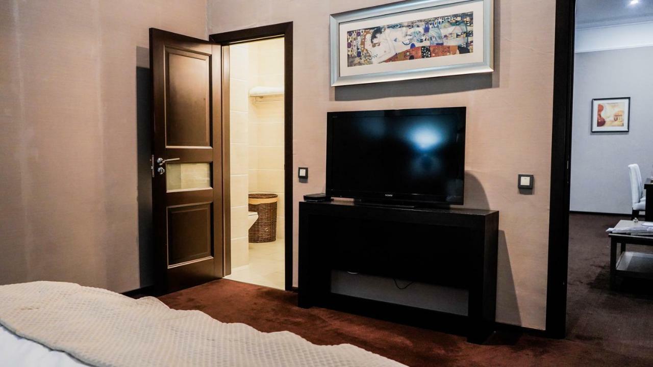 Jelsominohotel Astana Bagian luar foto
