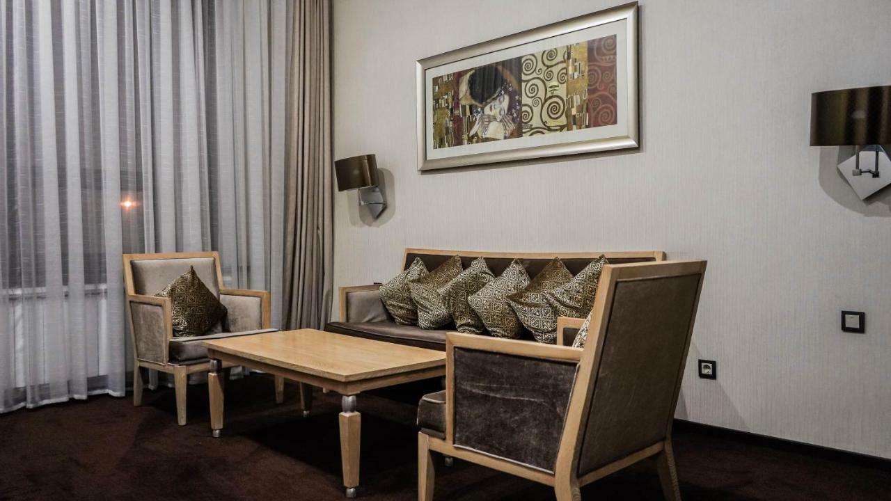 Jelsominohotel Astana Bagian luar foto