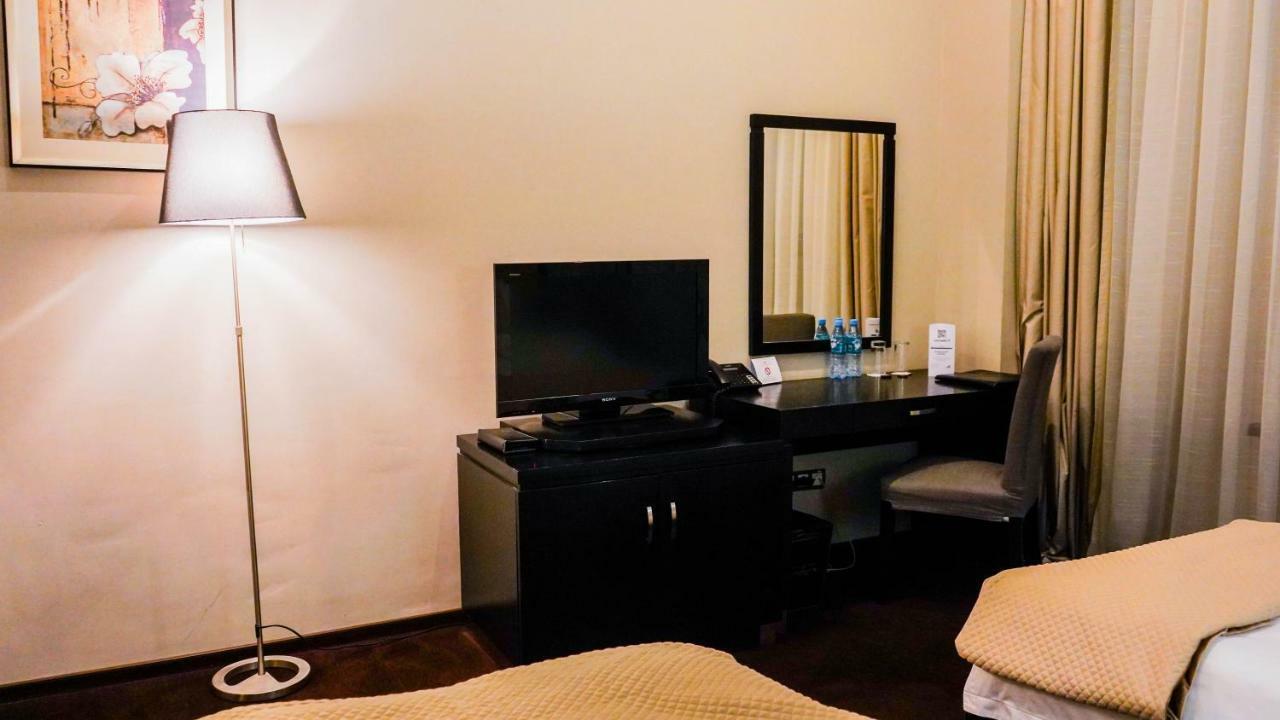 Jelsominohotel Astana Bagian luar foto