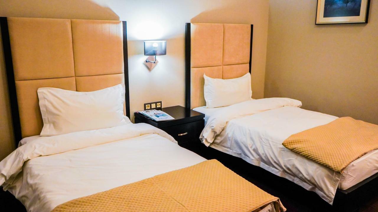 Jelsominohotel Astana Bagian luar foto