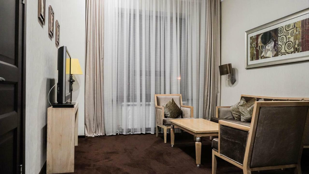 Jelsominohotel Astana Bagian luar foto