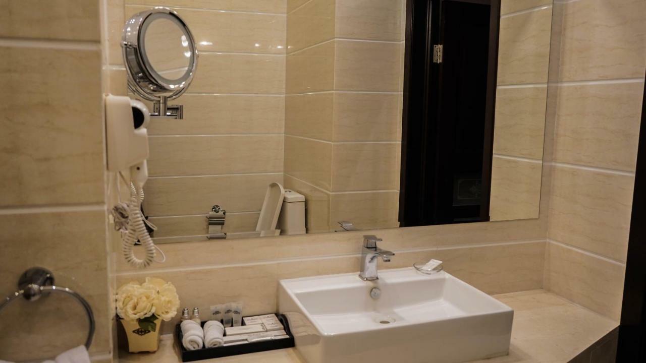 Jelsominohotel Astana Bagian luar foto